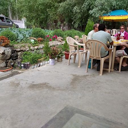 Galaxy Guest House Hundar Exterior photo